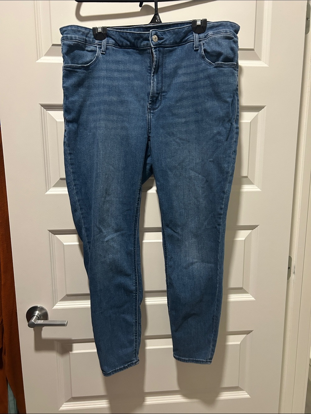 Old Navy Women's Skinny Jeans in Medium Blue Wash